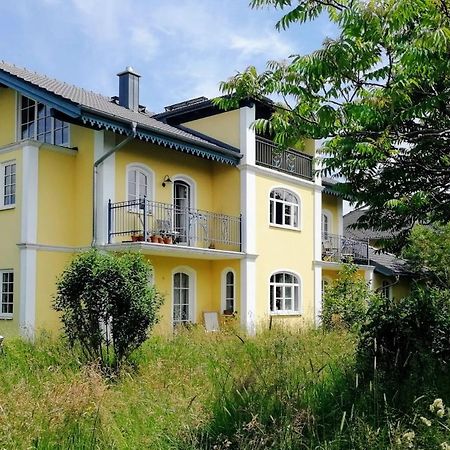 Ferienwohnung In Seenaher Kuenstlervilla In Gstadt Gstadt am Chiemsee Bagian luar foto