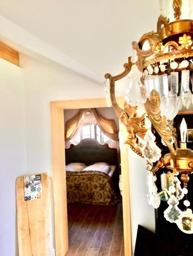 Ferienwohnung In Seenaher Kuenstlervilla In Gstadt Gstadt am Chiemsee Bagian luar foto