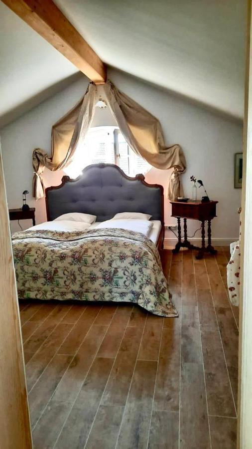 Ferienwohnung In Seenaher Kuenstlervilla In Gstadt Gstadt am Chiemsee Ruang foto